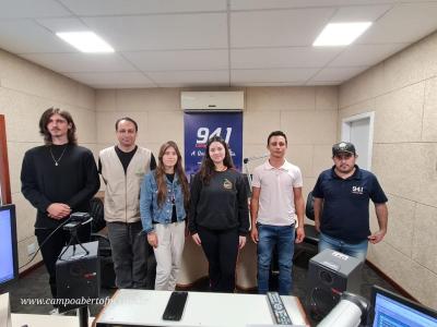 LS: Vereadores eleitos do programa Parlamento Jovem visitaram a Campo Aberto FM